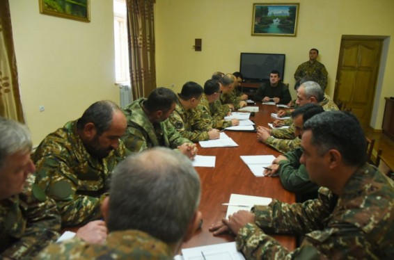 Այսօր այցելել եմ Պաշտպանության նախարարություն և հանդիպել բարձրագույն հրամկազմի հետ, քննարկել ենք ստեղծված ռազմաքաղաքական իրավիճակի հետ կապված հարցեր. ԱՀ նախագահ