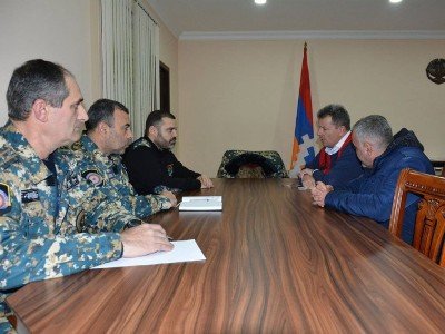 Արցախի ԱԻՊԾ տնօրենը ԿԽՄԿ ներկայացուցիչների հետ քննարկել է զոհված զինծառայողների մարմինների և գերիների փոխանակման հարցեր