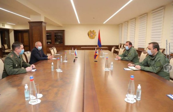 Կառավարությունում քննարկվել են ՀՀ-ում Արցախից տեղահանվածների և արդեն Արցախ վերադարձած անձանց կացարանային ապահովման հարցերը