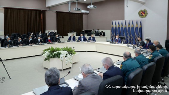 ԱԻ նորանշանակ նախարարն առաջին խորհրդակցությունն է անցկացրել