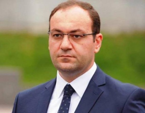 Կարեն Ֆարխոյան անունը իրավագիտության դասագրքերում գրվելու է՝ որպես ամոթի ու դատական համակարգի խայտառակության խորհրդանիշ. Արսեն Բաբայան