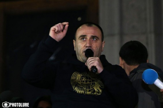 Արծրուն, ու՞ր ես, մի հատ էլ դու կանգնի ու ասա ՀԱՂԹԵԼՈՒ ԵՆՔ, սաղ տեղը կնգնի. Ռուբեն Մխիթարյան