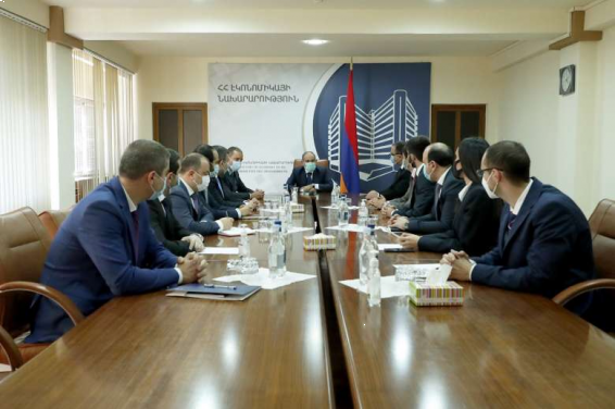 Վարչապետն Էկոնոմիկայի նախարարության աշխատակազմին է ներկայացրել նորանշանակ նախարարին