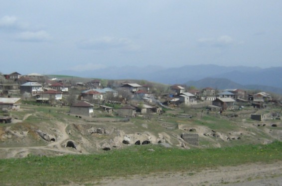 Ադրբեջանի ԶՈւ ներկայացուցիչները մոտեցել են Սյունիքի մարզի Տեղ համայնքի սահմանը հսկող հայկական ջոկատին և ասել՝ պետք է հետ գնաք, սա մեր տարածքն է․ Տեղի ղեկավար մամուլի խոսնակ