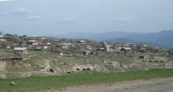 «Այս պահին էլ Տեղ համայնքում բոլոր դիրքերին հերթականությամբ մոտենում են հակառակորդի զինվորները՝ պահանջելով ետ քաշվել»