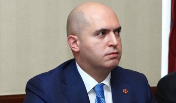 Այո, ես Վազգեն Մանուկյանի ֆանատը չեմ, ու դա է դարձնում իրեն իմ ու երկրի համար լավագույն վարչապետացուն. Աշոտյան