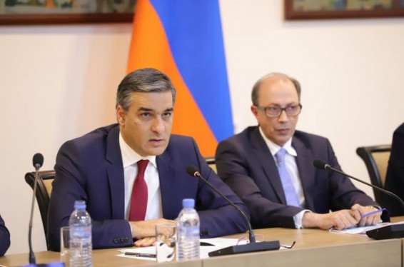 Այսօր գլխավոր հարցը գերության մեջ գտնվող մեր հայրենակիցների վերադարձն ու զոհվածների մարմինների փոխանակումն է. Արման Թաթոյան