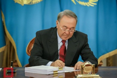 Назарбаев подписал закон о кастрации педофилов