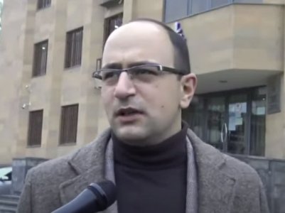 Փաշինյանի համար դեղեր տարած երիտասարդներն ազատ արձակվեցին. նրանց բերման էին ենթարկել անձը պարզելու համար