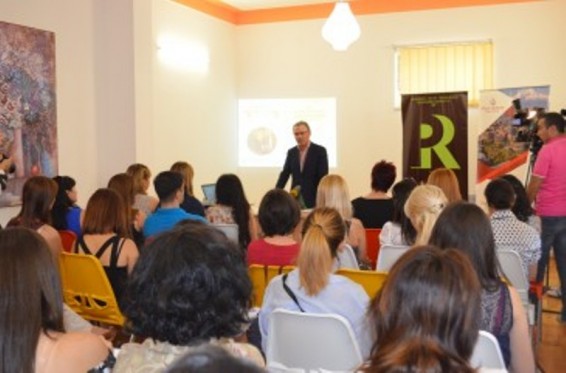 Դոկտոր Վազրիկ Բազիլը` PR դպրոցում