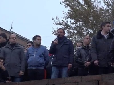 Երեկ Նիկոլը խայտառակ եղավ զրահաբաճկոն հագած մի քանիսին հրապարակում հավաքելով․ Գեղամ Մանուկյան