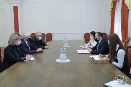 Վահե Էնֆիաջյանը հանդիպել է Հայաստանում ՄԱԿ-ի մշտական համակարգողի հետ. քննարկվել է գերիների անվտանգ վերադարձի հարցը