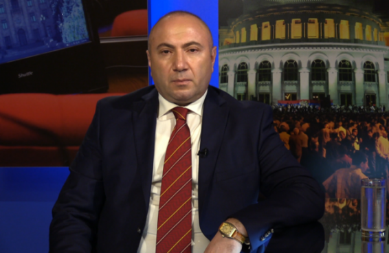 Ադրբեջանցիները հայտնվեցին Գորիս-Կապան ճանապարհին, սյունեցիները ոտքի կանգնեցին, Նիկոլը սկսեց պաշտպանել ադրբեջանցիների իրավունքը, իսկ Երևանում ոմանք դեռ քննարկում են՝ ինչպիսին պիտի լինի հարթակը. Անդրանիկ Թևանյան