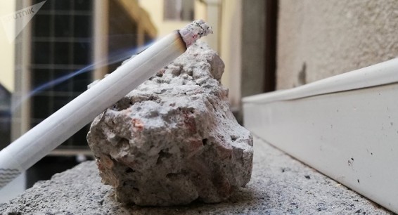 Пусть пачки будут с нами: армянский депутат предлагает на год отложить 