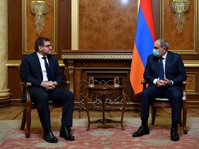 Փաշինյանն Արման Բաբաջանյանի, Սուրեն Սահակյանի ու Գոռ Հակոբյանի հետ քննարկել է արտահերթ ընտրությունների անցկացման հարցը