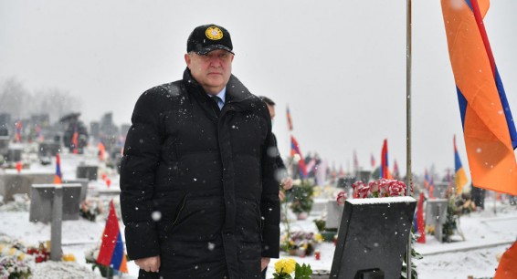 Саркисян предлагает помощь в формировании временного правительства