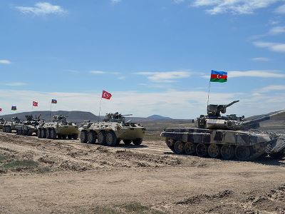 Давид Галстян свободно разгуливает по Еревану