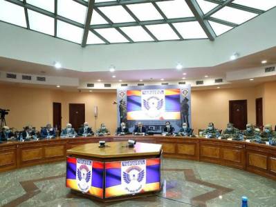 Փաշինյանի խոսքից հետո Օնիկ Գասպարյանը հայհոյել է, դուռը խփել և դուրս եկել. Միջադեպն դրանով չի ավարտվել․ Հրապարակ