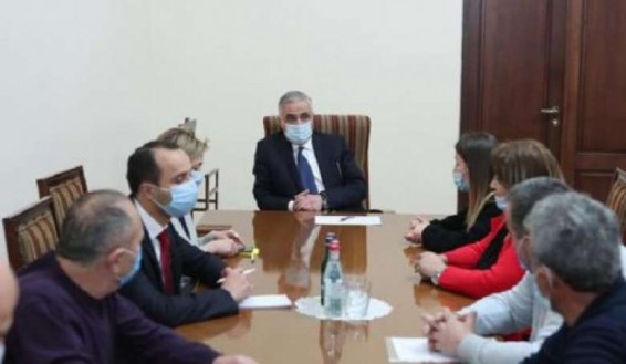 Մհեր Գրիգորյանը հանդիպել է Քաշաթաղից տարհանված անձանց ներկայացուցիչների հետ