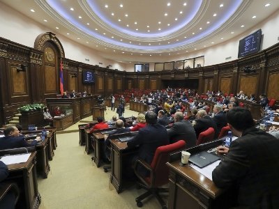 Парламент Армении окончательно одобрил нашумевшие поправки в Судебный кодекс