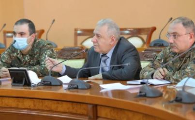 Все виновные будут наказаны - министр обороны Армении встретился с родным без вести пропавших