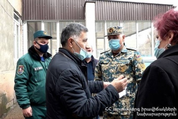 Специалисты МЧС изучили состояние школ и детских садов Еревана после землетрясения