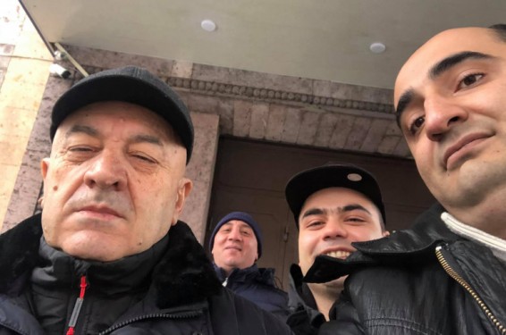 «ՎԵՏՕ» շարժման նախաձեռնող խմբի անդամ, գնդապետ Ռոբերտ Մելքոնյանն ազատ է արձակվել ոստիկանությունից