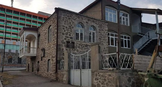 Кто и почему продает Горисский дом учителя? Судьба историко-культурного памятника в тумане