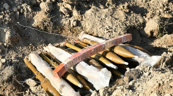 В Арцахе продолжаются работы по поиску и обезвреживанию неразорвавшихся боеприпасов