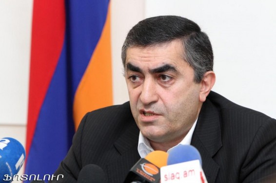 Արմեն Ռուստամյանը բյուրոկրատական քաշքշուկը շոու է համարում