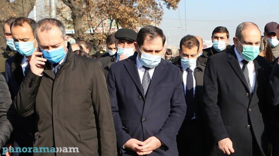 Медиапорт: Отец Папикяна потребовал либо выплатить долг своему магазину, либо принять участие в митинге