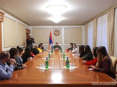 Араик Арутюнян принял группу членов общественной организации «Союз беженцев за справедливость»