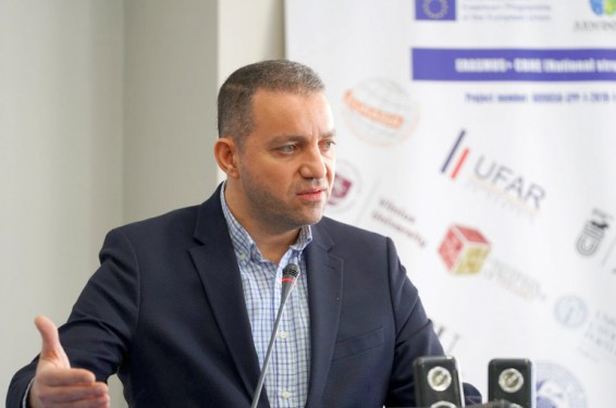 Ակնհայտ է, որ գիտական միտքն օգնում է բիզնեսին, և հենց այս ուղղությամբ էլ մենք պետք է առաջ շարժվենք. Վահան Քերոբյան