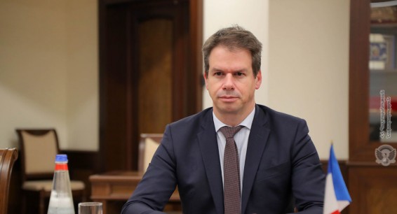 Глава МЧС Армении принял посла Франции: известно, что они обсуждали