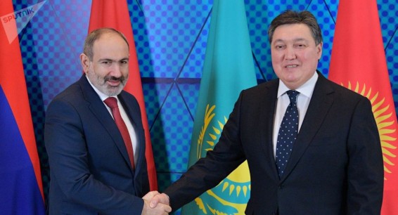 Премьеры Армении и Казахстана обсудили повестку предстоящего заседания межправсовета ЕАЭС