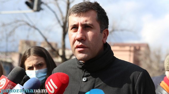 Հերիք ու բոլ եղավ՝ գաք, գալստուկներով նստեք, ասեք իրենք շատ են..., շատ են, ամբիոնը գրավեք. Մելիքյանը՝ ընդդիմադիրներին