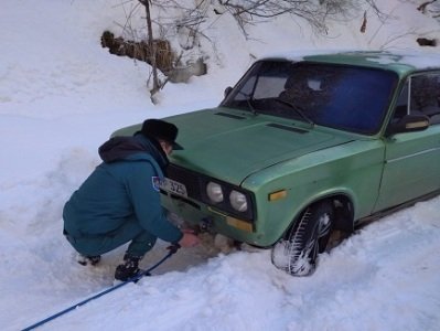Փրկարարները ձյան արգելափակումից դուրս են բերել 12 ավտոմեքենա. 35 մարդու օգնություն են ցուցաբերել