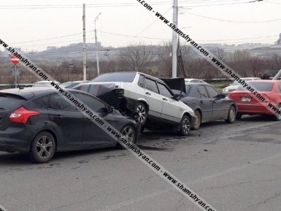 Շղթայական ավտովթար Երևանում. Իսակովի պողոտայում բախվել են 2 Mercedes, Ford Focus-ն ու ВАЗ 21099-ը