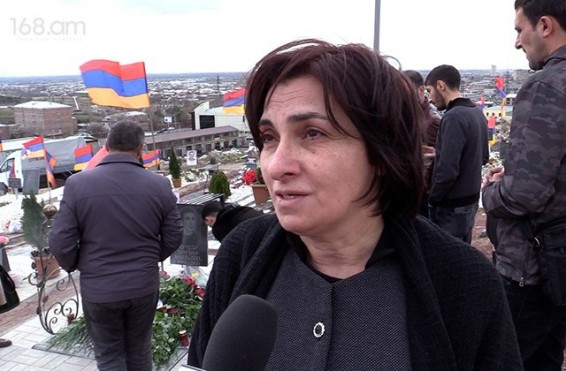 Արցախում զոհված Հրայրի 31-ամյակը հարազատները նշեցին Եռաբլուրում․ մի քանի ամսից կծնվի նրա առաջնեկը