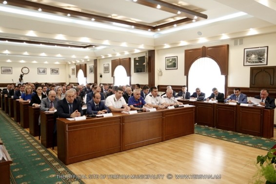 Կուսումնասիրվեն Սարյան փողոցի և Մաշտոցի պողոտայի միջանկյալ հատվածի այգում ծառերի հնարավոր չորացման ահազանգերը