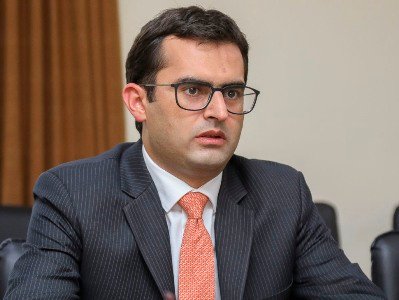 В Министерстве высокотехнологичной промышленности не подтвердили и опровергли слухи об отставке министра