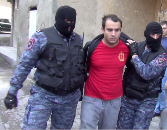 Photo. Սպանության փորձի և խուլիգանության մեղադրանքներով հետախուզվողը հայտնաբերվեց