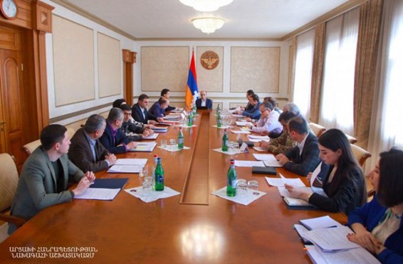 Արցախի նախագահի աշխատակազմում քննարկվել են հետպատերազմյան իրավական որոշ հիմնախնդիրների հնարավոր լուծումներ