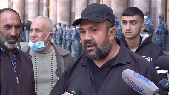 Родитель пропавшего без вести: Мы на все способны, пусть нас не выводят из себя