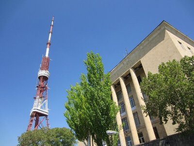 Общественное телевидение Армении не показывает провал визита Пашиняна в Сюник