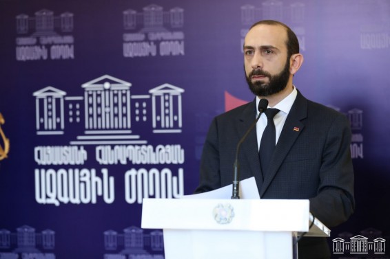 ՀՀ ԱԺ նախագահ Արարատ Միրզոյանի հայտարարությունը Ֆրանսիայի Սենատի նախագահ Ժերար Լարշեի հետ հանդիպման արդյունքներով մամուլի ասուլիսի ժամանակ