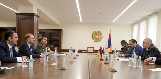 Վաղարշակ Հարությունյանն ընդունել է Կիպրոսի պաշտպանության նախարարի գլխավորած պատվիրակությանը