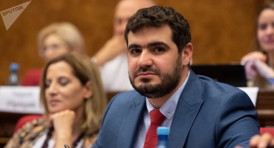 Исполнять обязанности главы кабмина или нет, решает ушедший премьер – Егоян