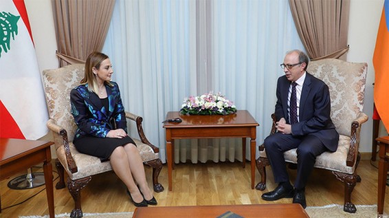 Արա Այվազյանը հանդիպում է ունեցել Լիբանանի նախագահի հատուկ բանագնացի հետ