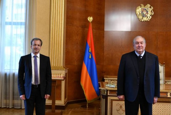 Արմեն Սարգսյանը ՖԻԴԵ-ի նախագահի հետ քննարկել է Հայաստանում շախմատի զարգացման հեռանկարներըv